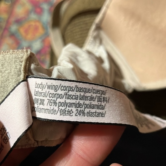 Victoria’s Secret no wire 34D bra with multiway straps - Picture 6 of 7